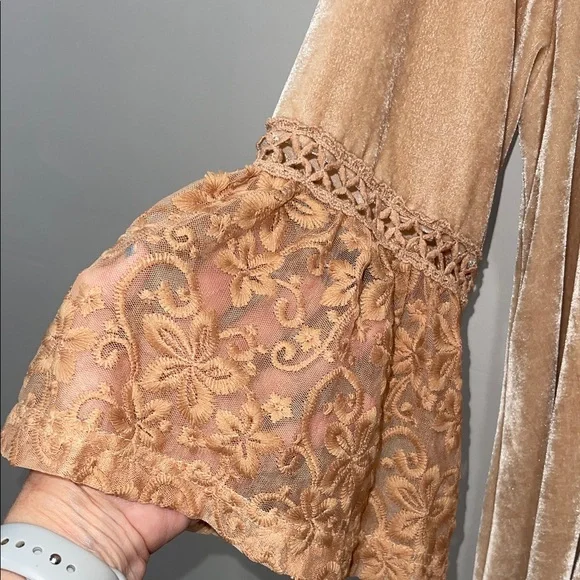 POL Velvet Embroidered Tunic in Light Camel - Picture 4 of 10